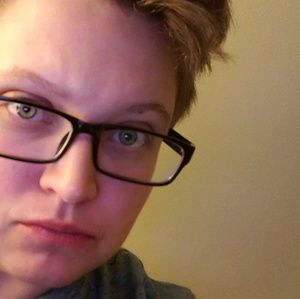 Meet your Posher, Elycia